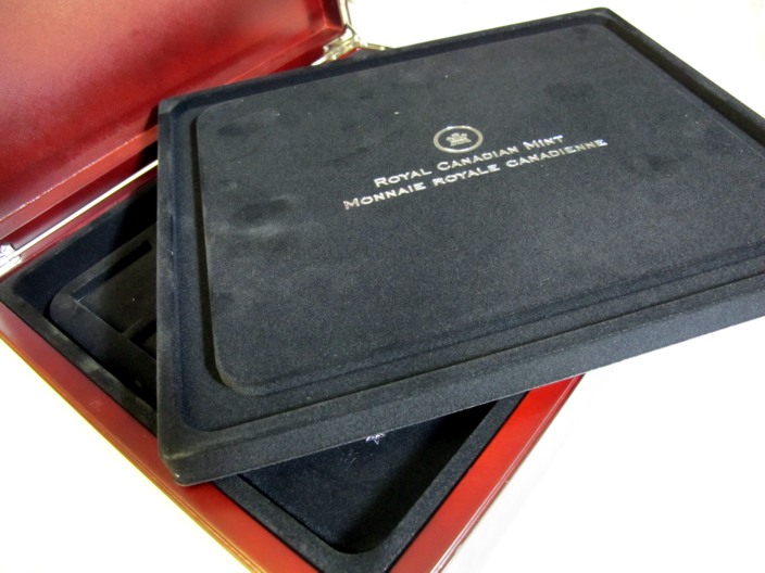 2012-F15-Coin-Boxes-Arrived-Damaged.